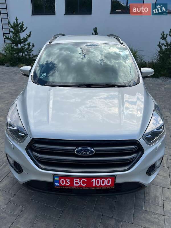 Внедорожник / Кроссовер Ford Kuga 2019 в Луцке