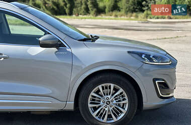 Внедорожник / Кроссовер Ford Kuga 2021 в 