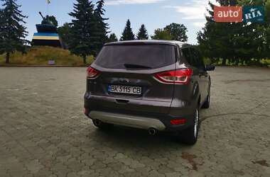 Внедорожник / Кроссовер Ford Kuga 2014 в 