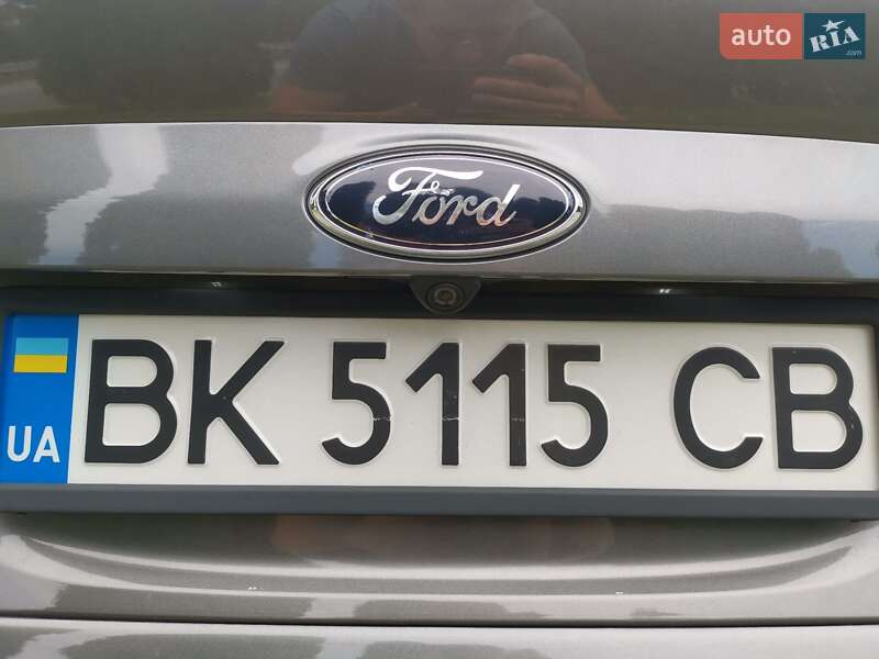 Внедорожник / Кроссовер Ford Kuga 2014 в Дубно