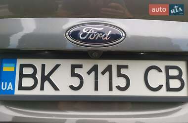 Внедорожник / Кроссовер Ford Kuga 2014 в 