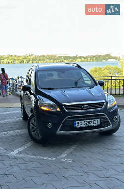 Позашляховик / Кросовер Ford Kuga 2011 в 