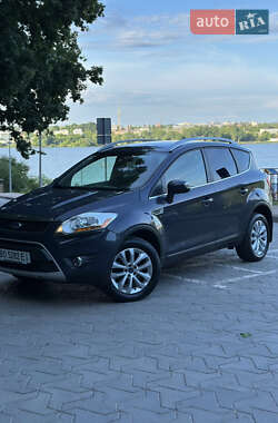 Позашляховик / Кросовер Ford Kuga 2011 в 