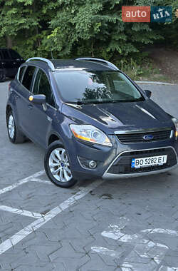 Позашляховик / Кросовер Ford Kuga 2011 в 