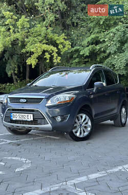 Позашляховик / Кросовер Ford Kuga 2011 в 