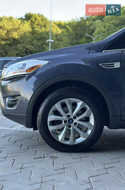 Позашляховик / Кросовер Ford Kuga 2011 в 