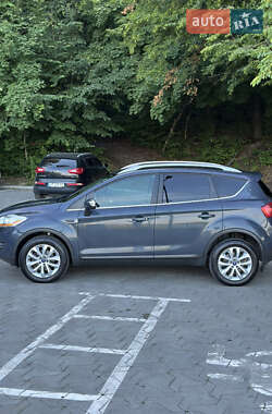 Позашляховик / Кросовер Ford Kuga 2011 в 
