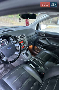 Позашляховик / Кросовер Ford Kuga 2011 в 