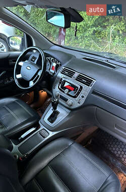 Позашляховик / Кросовер Ford Kuga 2011 в 