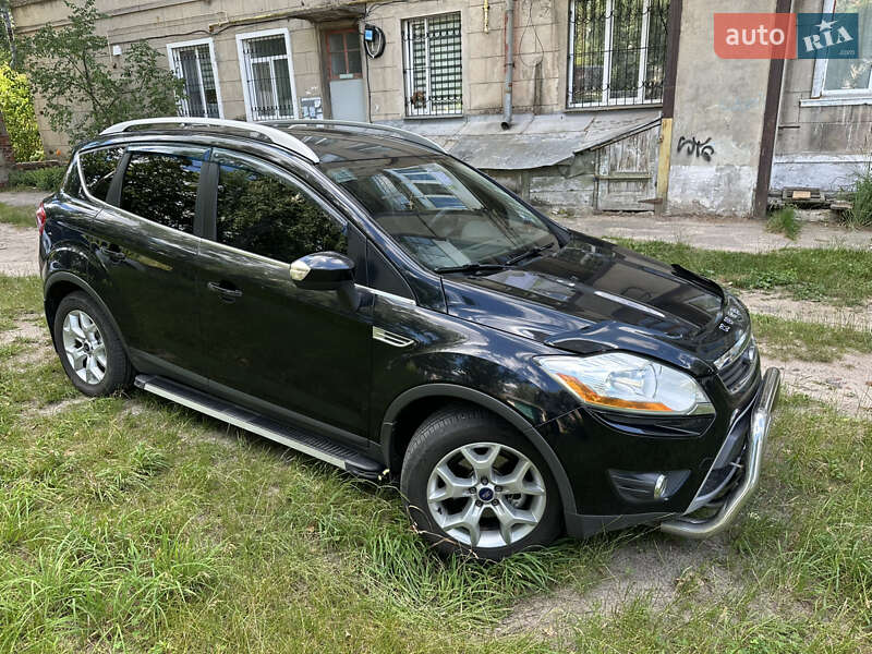 Внедорожник / Кроссовер Ford Kuga 2012 в Шостке