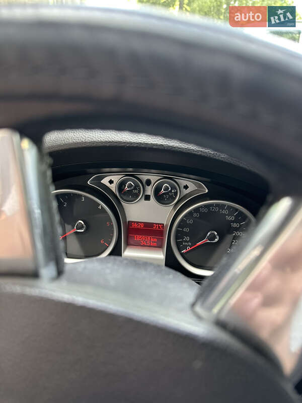 Внедорожник / Кроссовер Ford Kuga 2012 в Шостке
