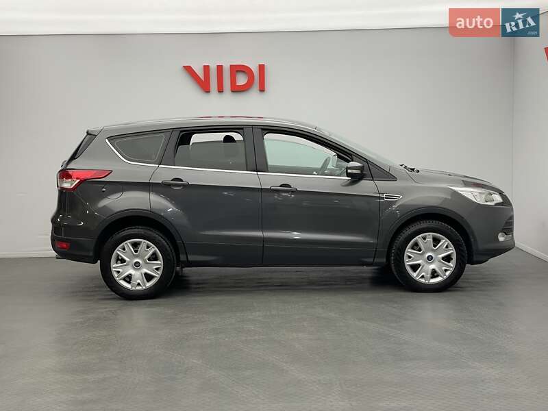 Позашляховик / Кросовер Ford Kuga 2015 в Києві