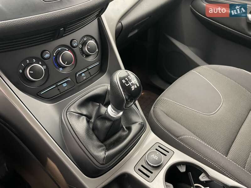 Позашляховик / Кросовер Ford Kuga 2015 в Києві