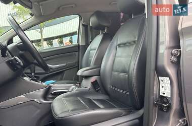 Внедорожник / Кроссовер Ford Kuga 2012 в 