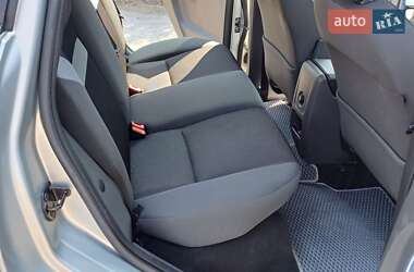 Внедорожник / Кроссовер Ford Kuga 2010 в 