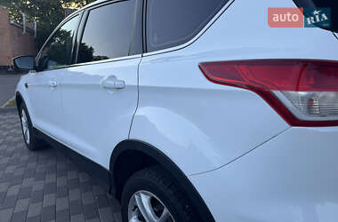 Внедорожник / Кроссовер Ford Kuga 2016 в 