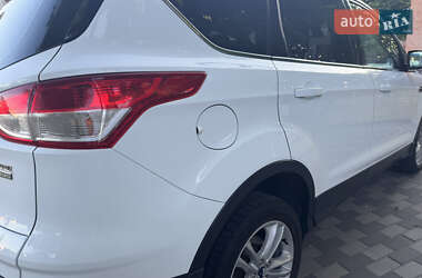 Внедорожник / Кроссовер Ford Kuga 2016 в 
