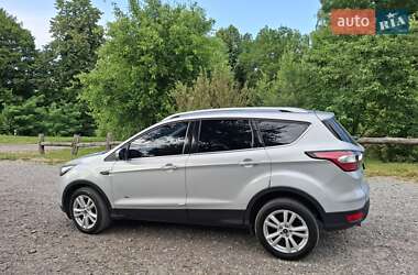 Внедорожник / Кроссовер Ford Kuga 2017 в 