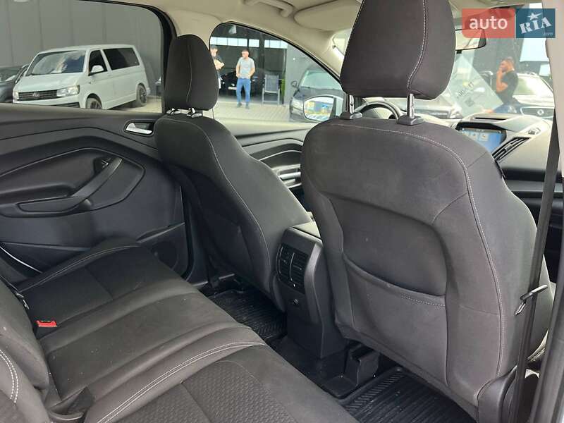 Внедорожник / Кроссовер Ford Kuga 2017 в Львове