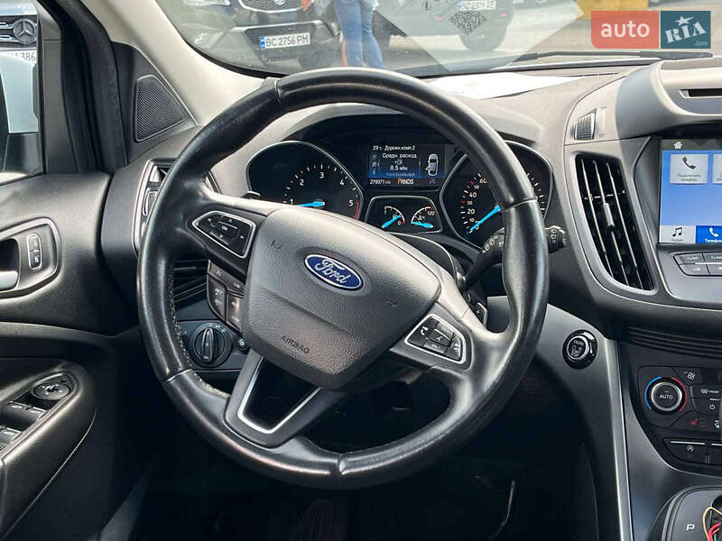 Внедорожник / Кроссовер Ford Kuga 2017 в Львове