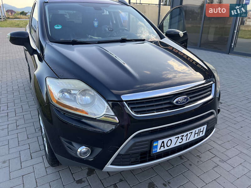 Позашляховик / Кросовер Ford Kuga 2010 в Буштино