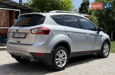 Внедорожник / Кроссовер Ford Kuga 2012 в 