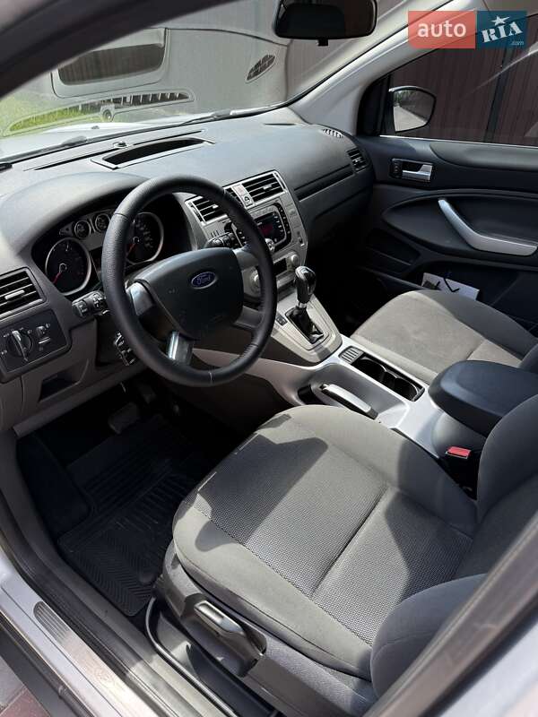 Внедорожник / Кроссовер Ford Kuga 2012 в Каменец-Подольском