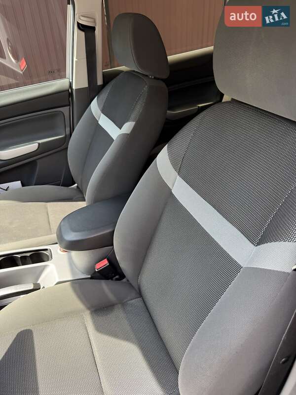 Внедорожник / Кроссовер Ford Kuga 2012 в Каменец-Подольском