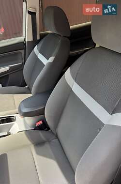 Внедорожник / Кроссовер Ford Kuga 2012 в 