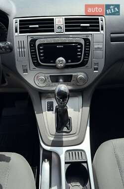 Внедорожник / Кроссовер Ford Kuga 2012 в 