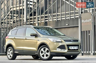 Позашляховик / Кросовер Ford Kuga 2013 в Києві