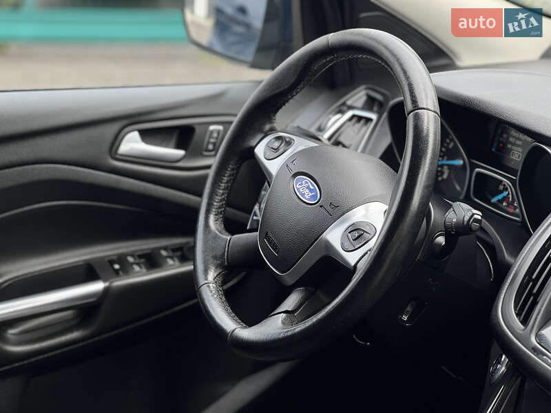 Внедорожник / Кроссовер Ford Kuga 2016 в Ужгороде