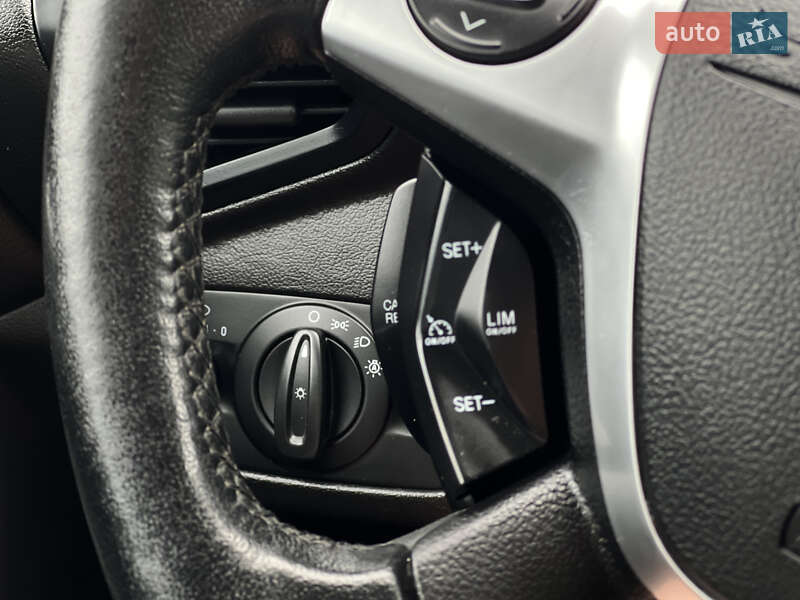 Внедорожник / Кроссовер Ford Kuga 2016 в Ужгороде