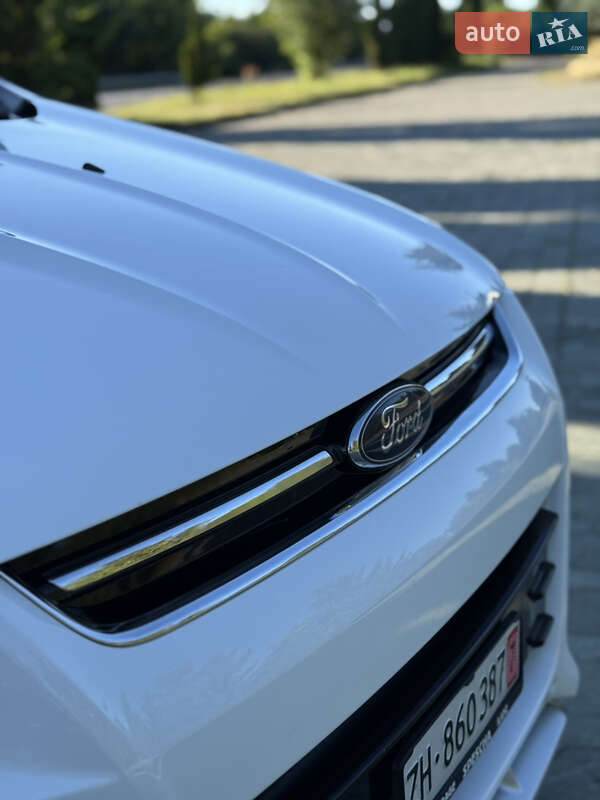 Внедорожник / Кроссовер Ford Kuga 2015 в Дубно