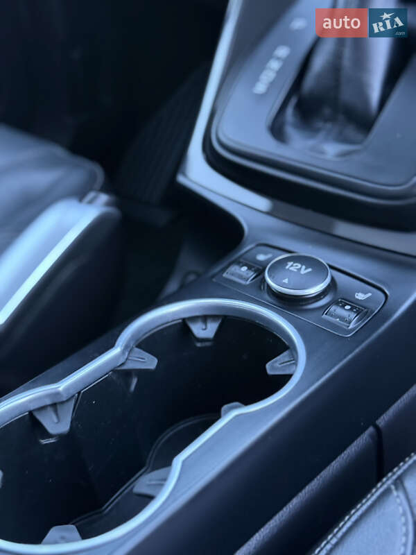 Внедорожник / Кроссовер Ford Kuga 2015 в Дубно