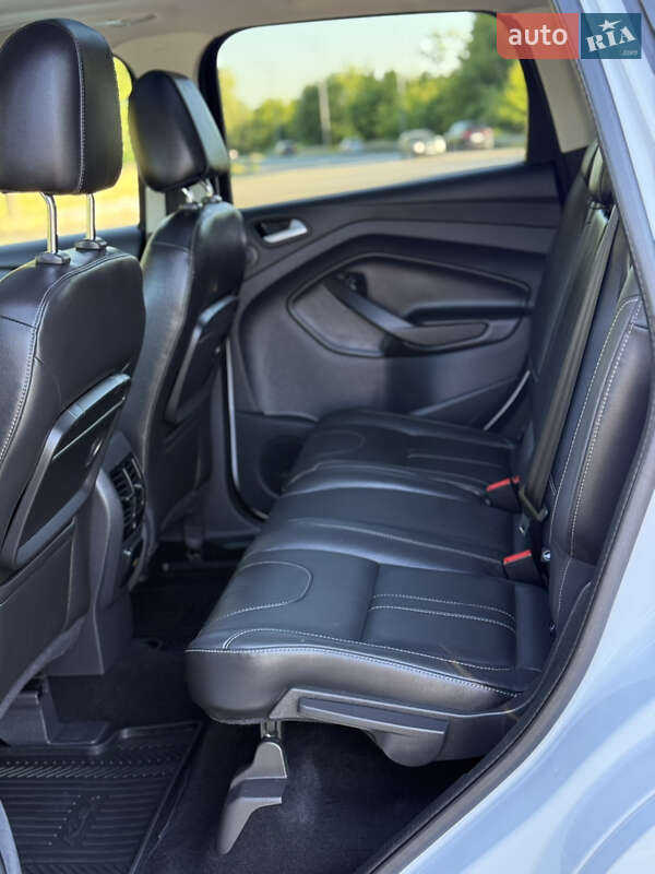 Внедорожник / Кроссовер Ford Kuga 2015 в Дубно