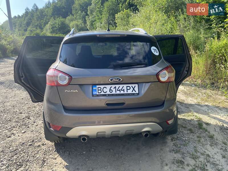 Внедорожник / Кроссовер Ford Kuga 2012 в Львове