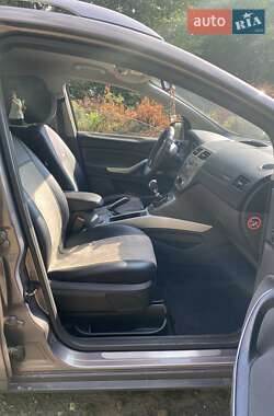 Внедорожник / Кроссовер Ford Kuga 2012 в 