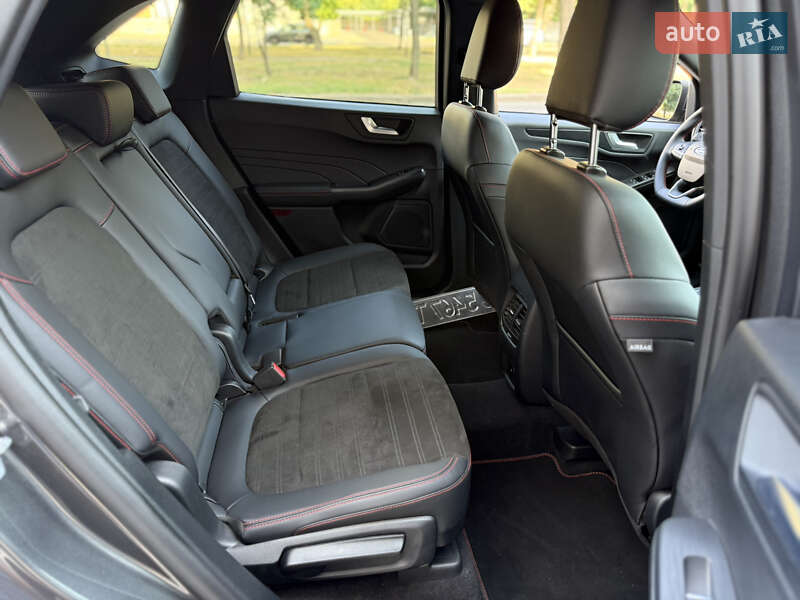 Внедорожник / Кроссовер Ford Kuga 2023 в Николаеве