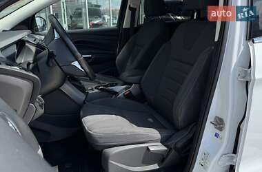 Внедорожник / Кроссовер Ford Kuga 2016 в 