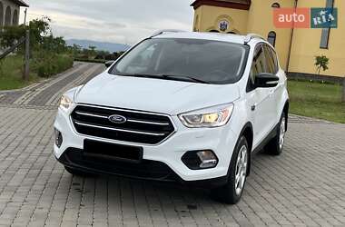 Внедорожник / Кроссовер Ford Kuga 2017 в Мукачево