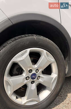 Внедорожник / Кроссовер Ford Kuga 2011 в 
