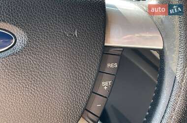 Внедорожник / Кроссовер Ford Kuga 2012 в 
