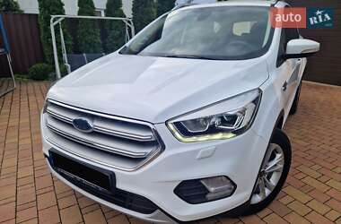 Внедорожник / Кроссовер Ford Kuga 2019 в 
