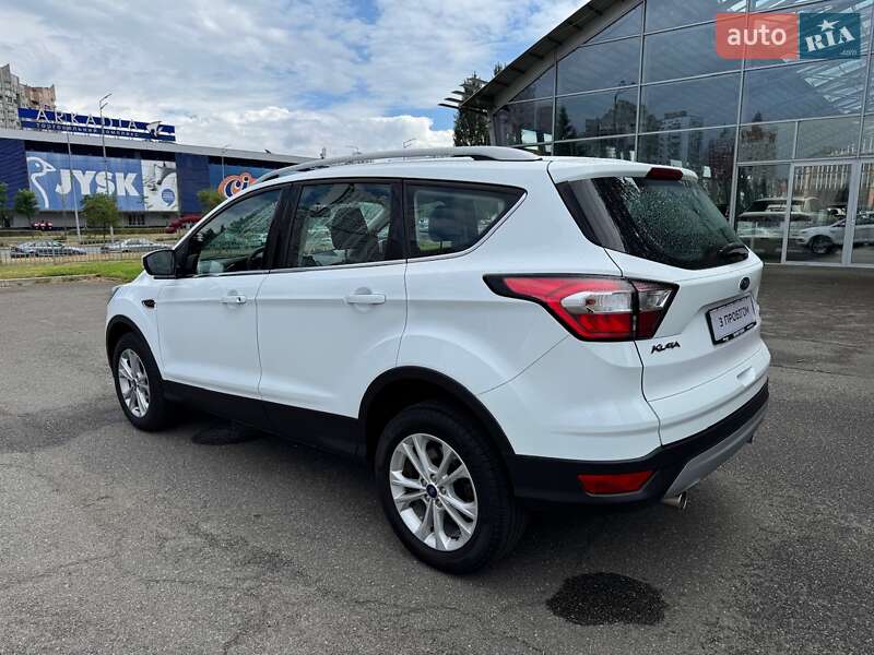 Позашляховик / Кросовер Ford Kuga 2019 в Києві