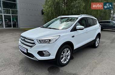 Внедорожник / Кроссовер Ford Kuga 2019 в 