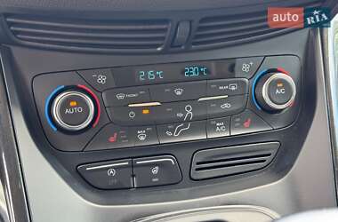 Внедорожник / Кроссовер Ford Kuga 2019 в 