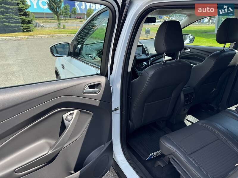 Позашляховик / Кросовер Ford Kuga 2019 в Києві