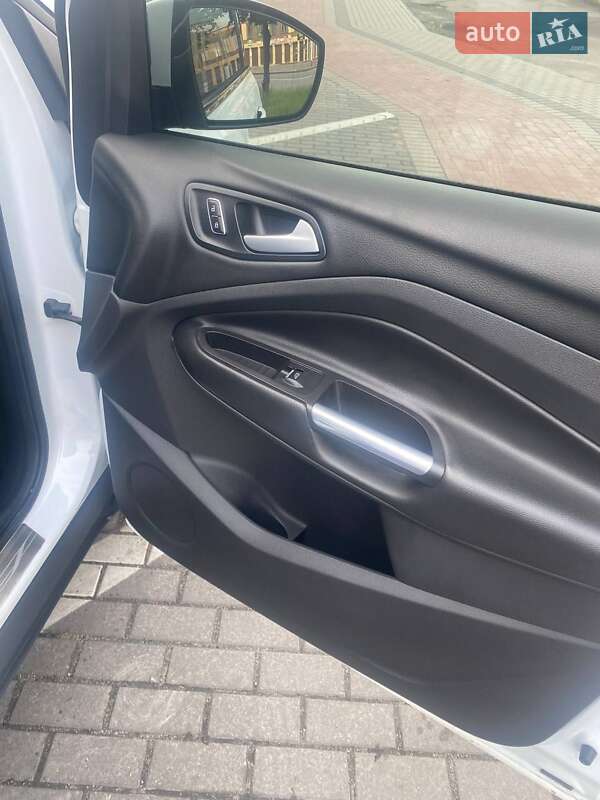 Внедорожник / Кроссовер Ford Kuga 2015 в Белой Церкви