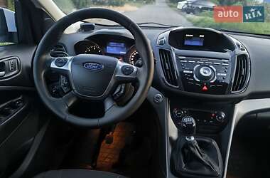 Внедорожник / Кроссовер Ford Kuga 2013 в 